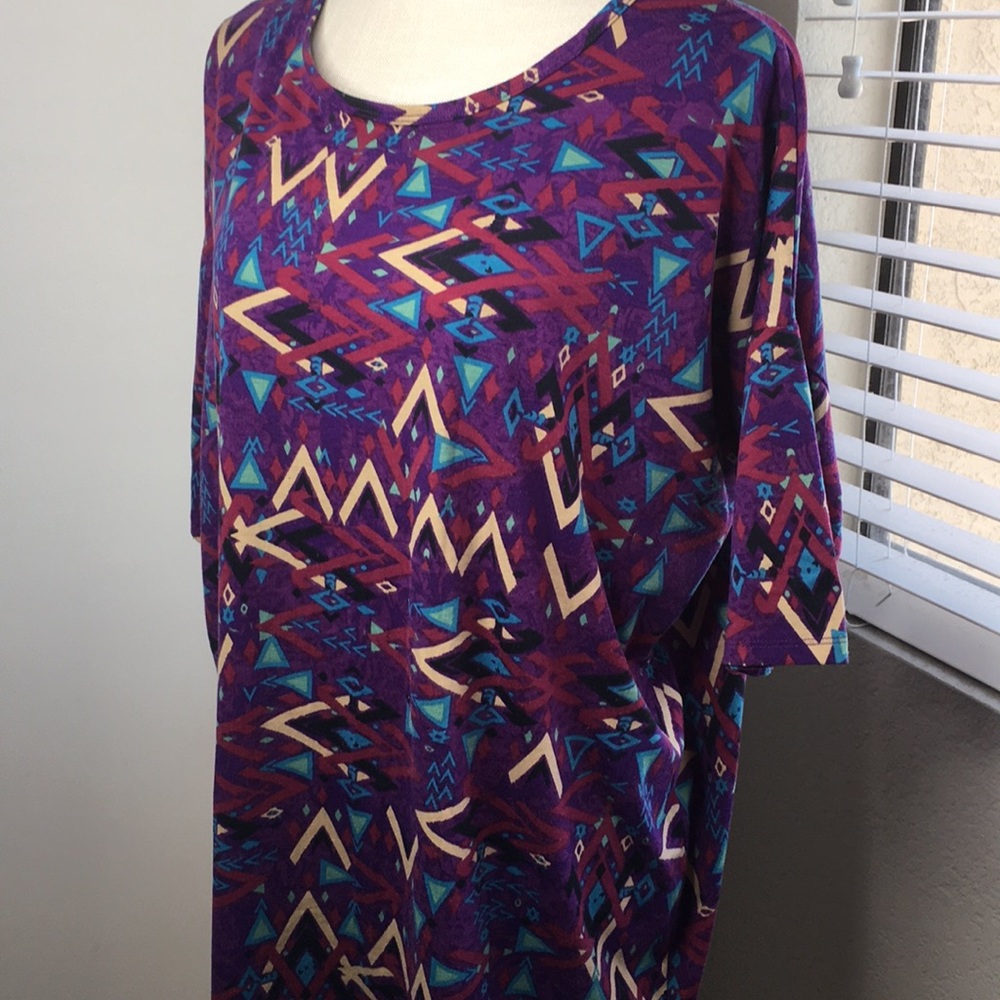 LulaRoe NWOT Color blast shirt
